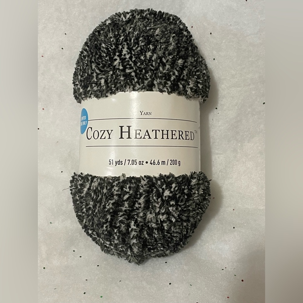 Bulky yarn black/grey variegated